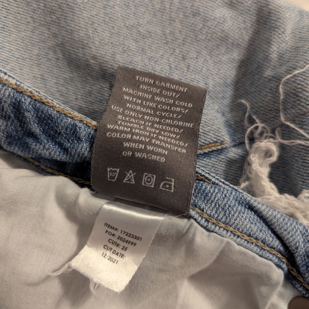 Torrid Women's Shorts Jean  distressed cutoff denim size 16 Stars See Photos - Picture 6 of 7